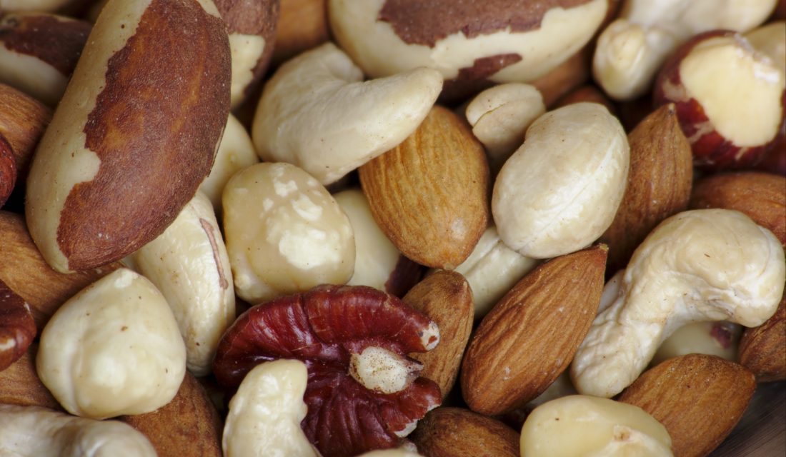 mixed nuts almonds peanuts cashews