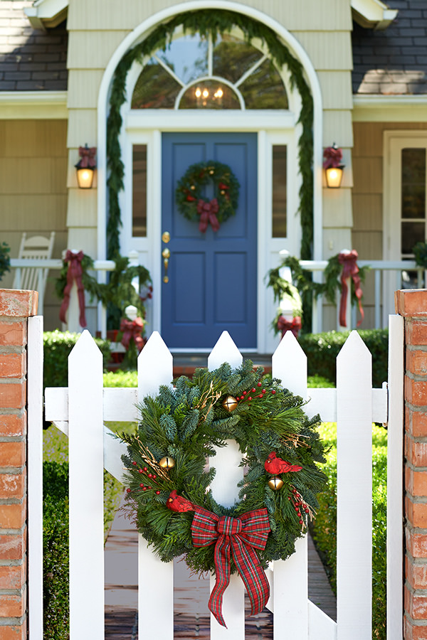 christmas decorations on front door
